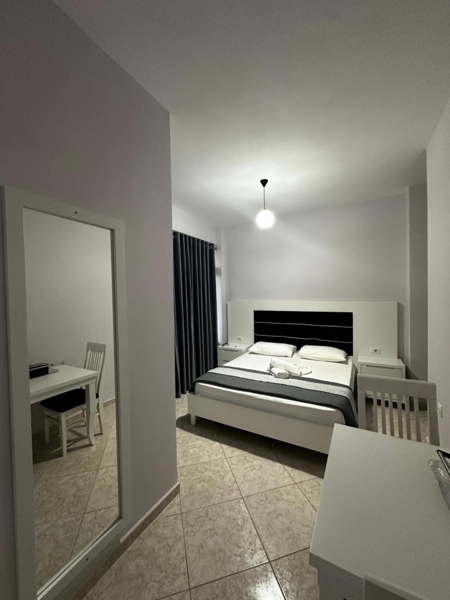 Ylli'S Apartments Sarandë 外观 照片