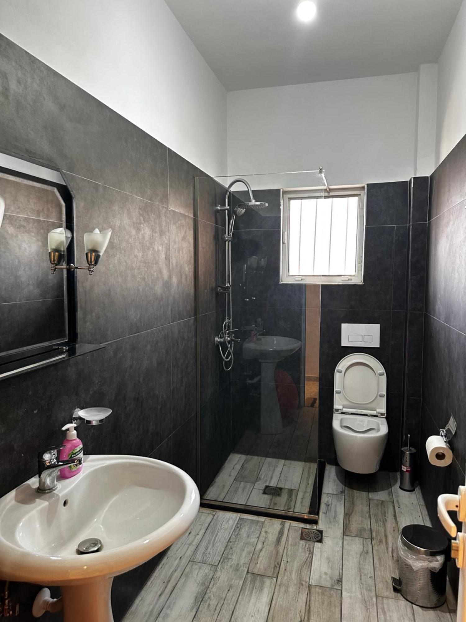 Ylli'S Apartments Sarandë 外观 照片
