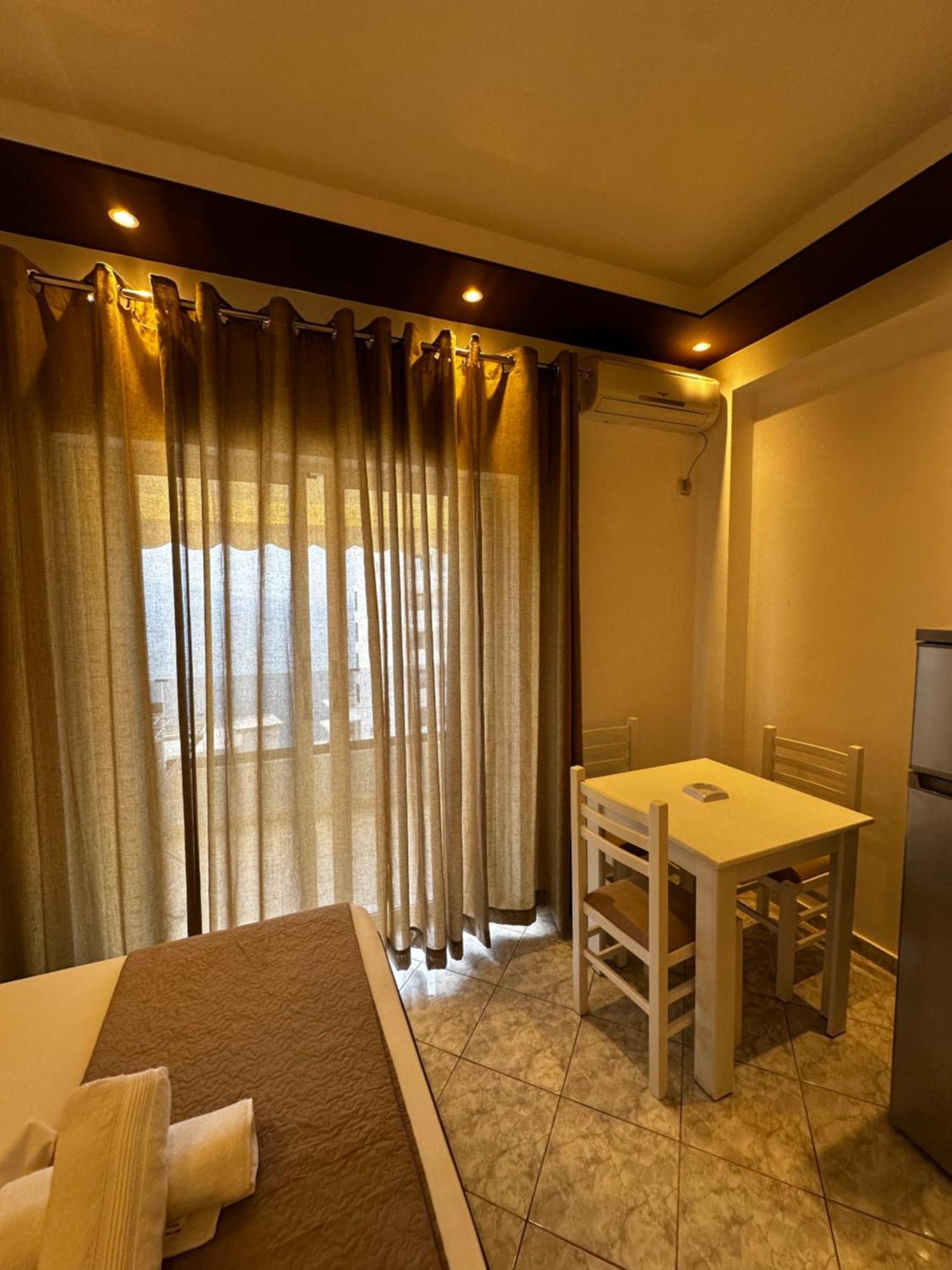 Ylli'S Apartments Sarandë 外观 照片